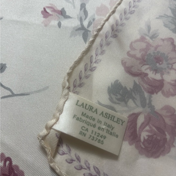 Vintage silk large Laura Ashley Pink and Purple Floral scarf - Picture 5 of 12